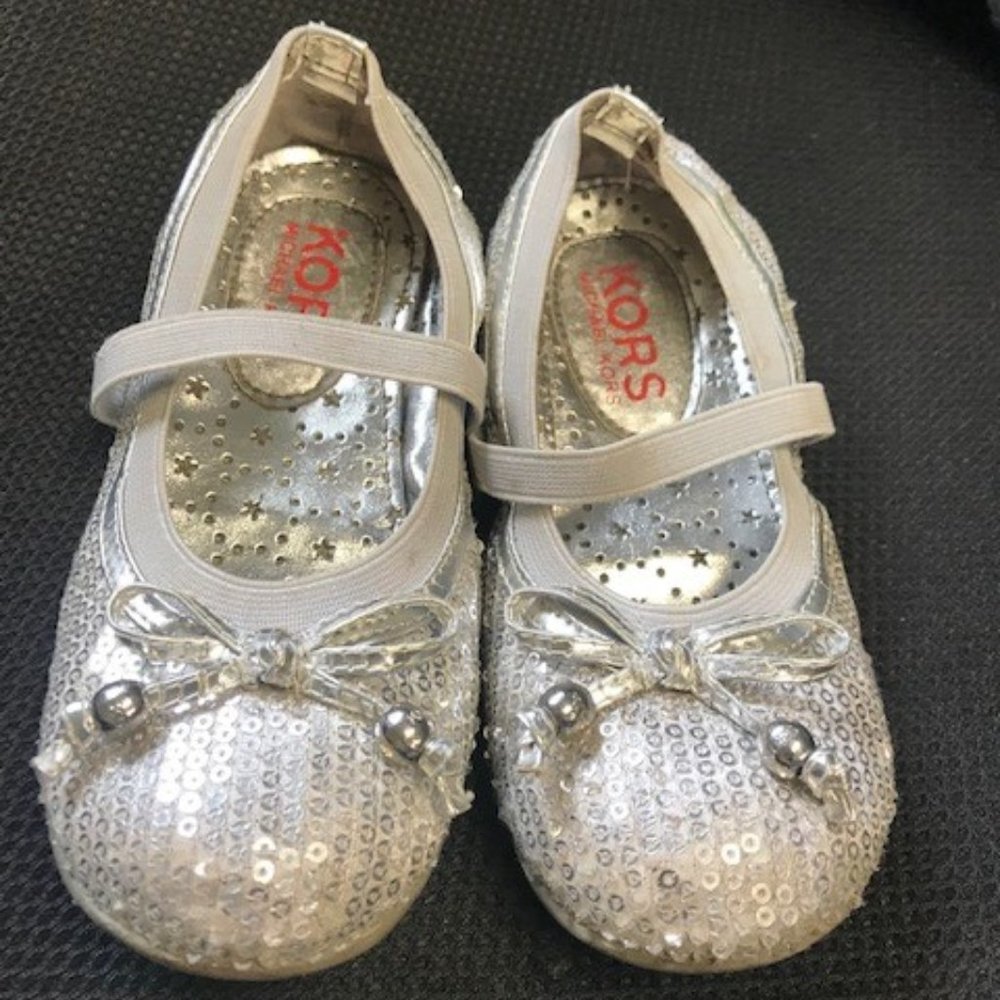 EUC Little Girls Sequin Silver Ballet Flats